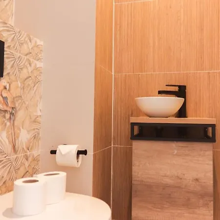 Angleterre 6 - Grand Avec Etage, Coeur De Apartment Nizza